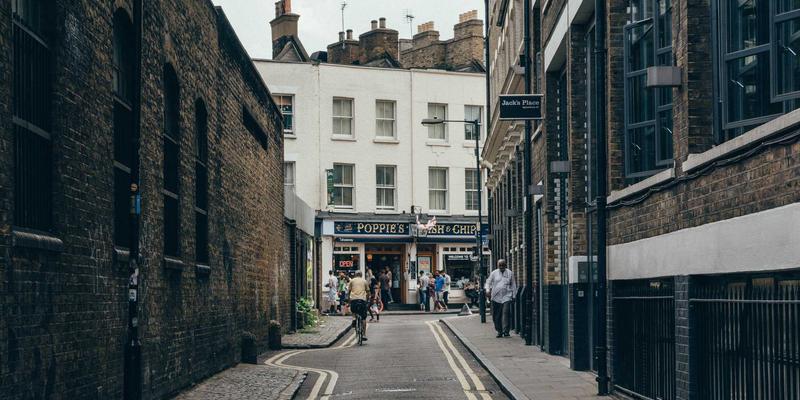 Kelsey Soronen：工业艺术与创意档案的交汇点