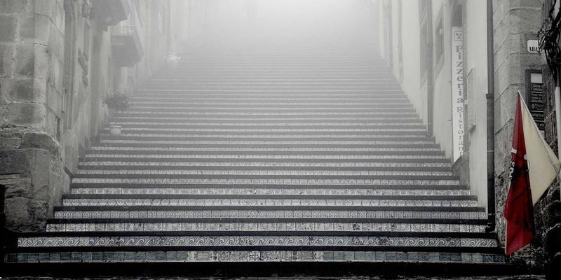 Kelsey Soronen：工业艺术的诗意重构与创意项目设计