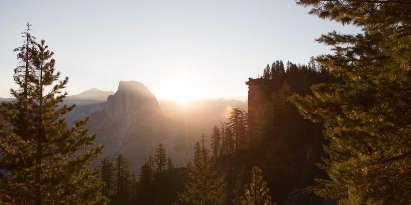 Kelsey Soronen：艺术与设计的诗意融合，探索设计作品中的叙事力量